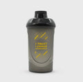 Shakerflasche, dunkelgrau mit schwarzem Deckel und Relief, 700 ml